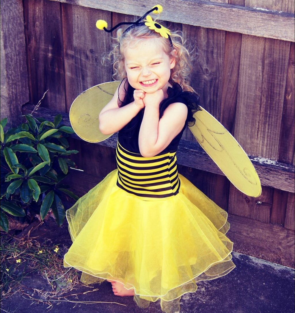 Fabriquer un costume d’abeille enfant facilement